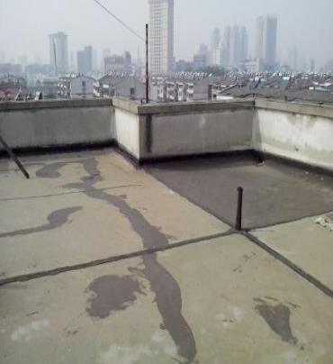 蒲县漏水维修 楼顶漏水是什么原因，楼顶漏水维修方法是什么?